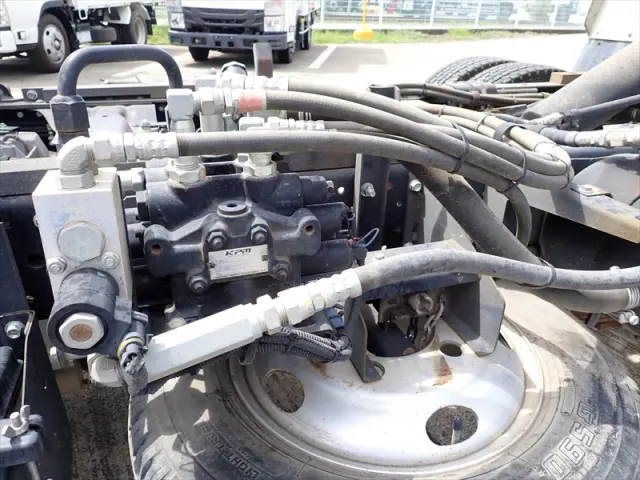 いすゞ エルフ TPG-NKR85AN(2WD)の写真22