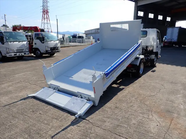 いすゞ エルフ TPG-NKR85AN(2WD)の写真25