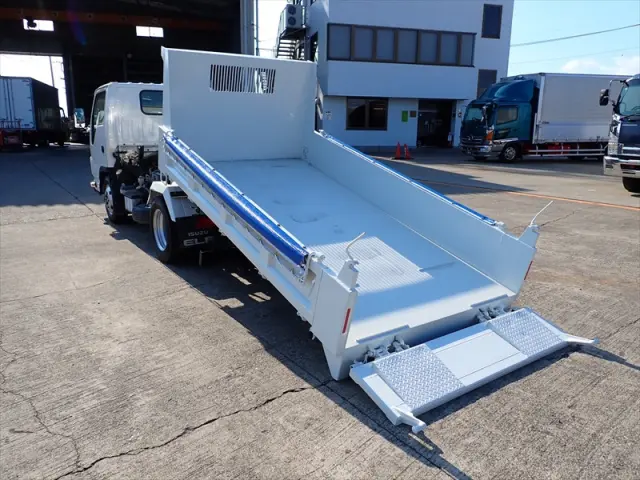 いすゞ エルフ TPG-NKR85AN(2WD)の写真27