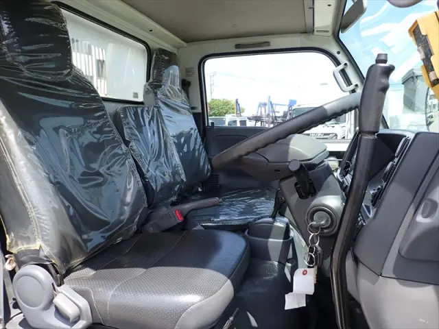 いすゞ エルフ TPG-NKR85AN(2WD)の写真45