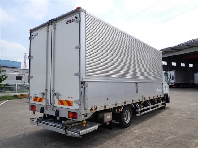 いすゞ フォワード 2RG-FRR90T2(2WD)の写真2