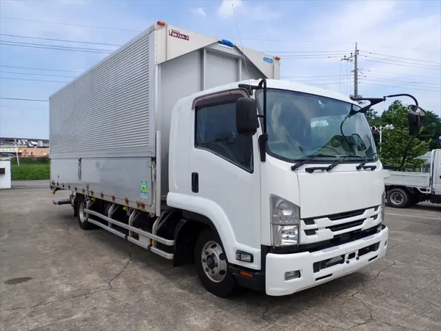 いすゞ フォワード 2RG-FRR90T2(2WD)の写真3