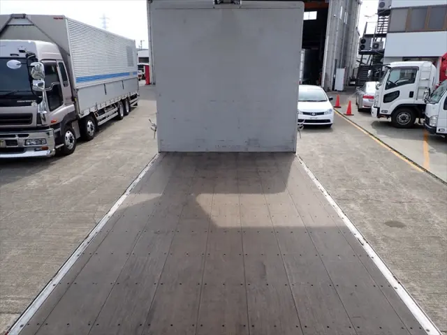 いすゞ フォワード 2RG-FRR90T2(2WD)の写真11