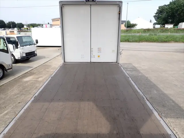 いすゞ フォワード 2RG-FRR90T2(2WD)の写真12