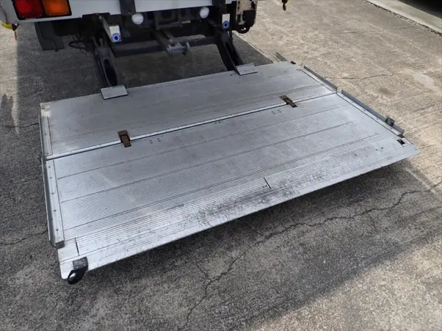 いすゞ フォワード 2RG-FRR90T2(2WD)の写真14