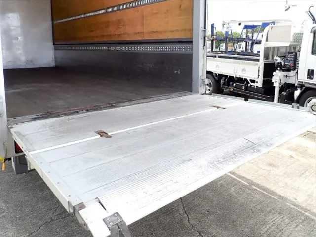 いすゞ フォワード 2RG-FRR90T2(2WD)の写真16