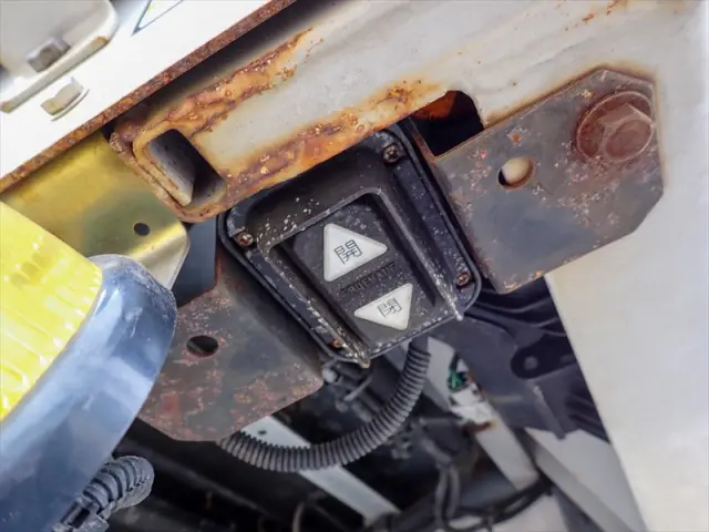 いすゞ フォワード 2RG-FRR90T2(2WD)の写真21