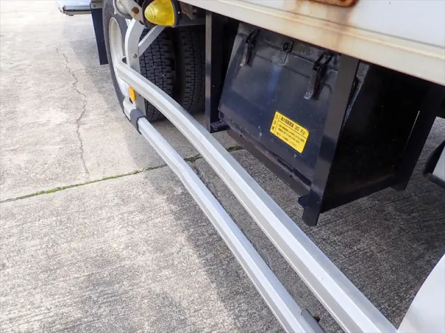 いすゞ フォワード 2RG-FRR90T2(2WD)の写真23