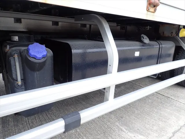 いすゞ フォワード 2RG-FRR90T2(2WD)の写真24