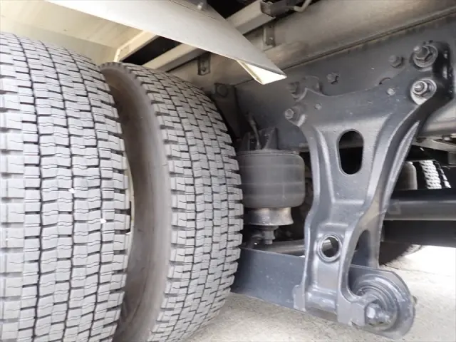 いすゞ フォワード 2RG-FRR90T2(2WD)の写真29