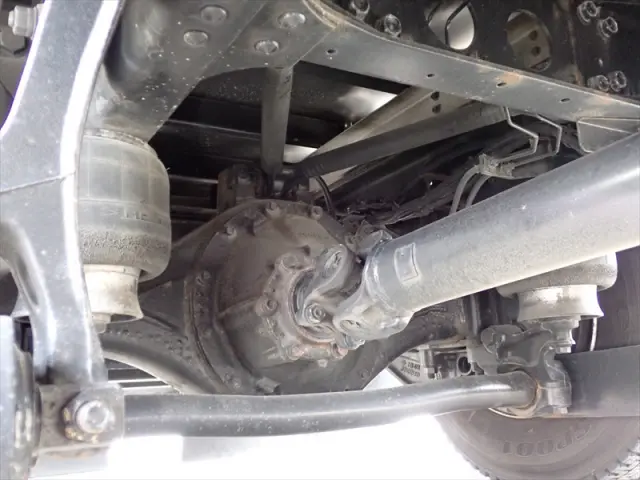 いすゞ フォワード 2RG-FRR90T2(2WD)の写真33