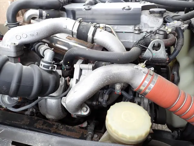 いすゞ フォワード 2RG-FRR90T2(2WD)の写真36