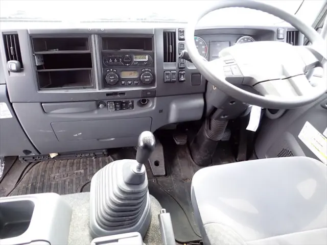 いすゞ フォワード 2RG-FRR90T2(2WD)の写真46