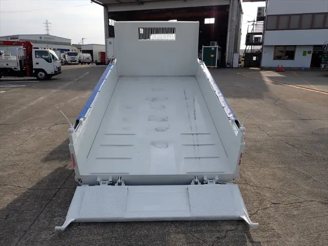 いすゞ エルフ TPG-NKR85AN(2WD)の写真5