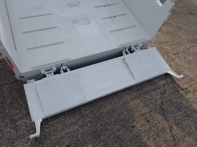 いすゞ エルフ TPG-NKR85AN(2WD)の写真6