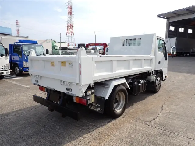 いすゞ エルフ TPG-NKR85AN(2WD)の写真9