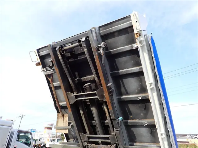 いすゞ エルフ TPG-NKR85AN(2WD)の写真17