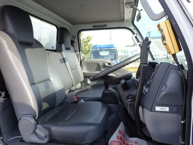 いすゞ エルフ TPG-NKR85AN(2WD)の写真39