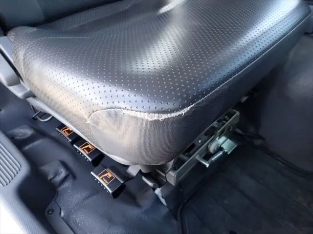 いすゞ フォワード TKG-FRR90S2(2WD)の写真32