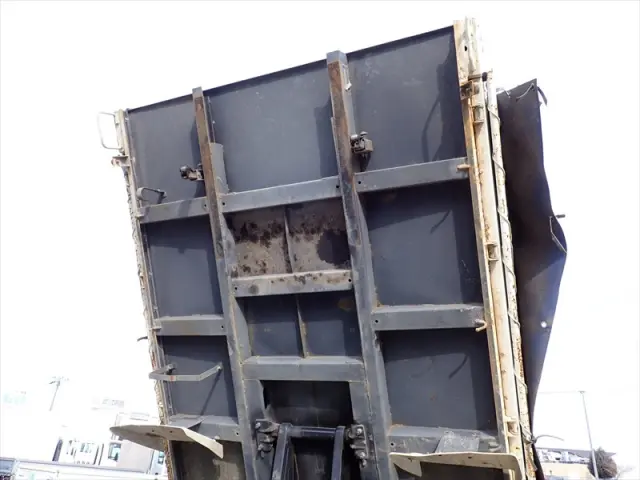 いすゞ エルフ TKG-NJR85AD(2WD)の写真15