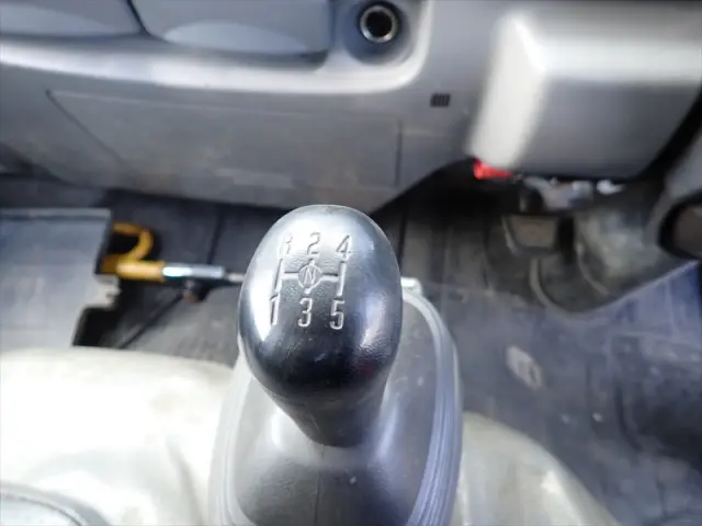 いすゞ エルフ TKG-NJR85AD(2WD)の写真23