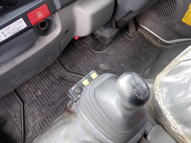 いすゞ エルフ TKG-NJR85AD(2WD)の写真43