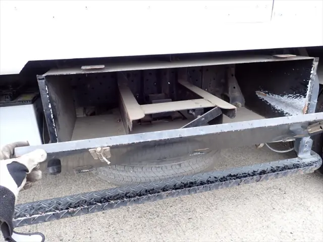 いすゞ エルフ TKG-NMR85Nの写真12