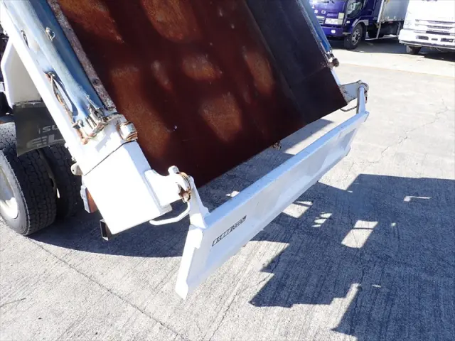 いすゞ エルフ SKG-NJR85AN(2WD)の写真11