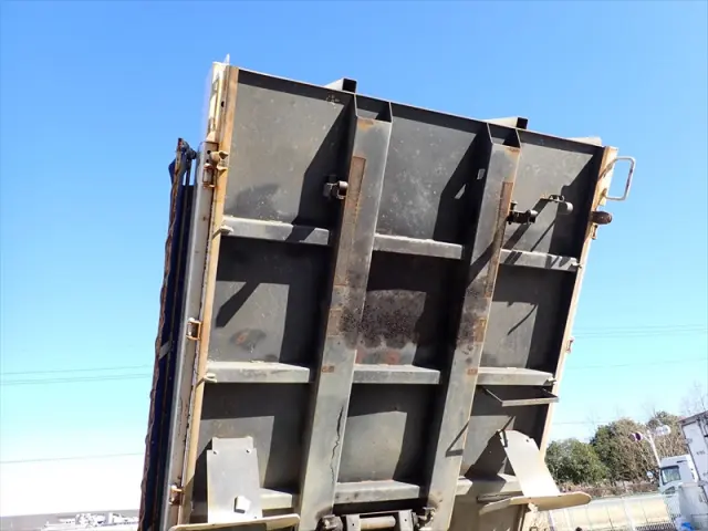 いすゞ エルフ SKG-NJR85AN(2WD)の写真15