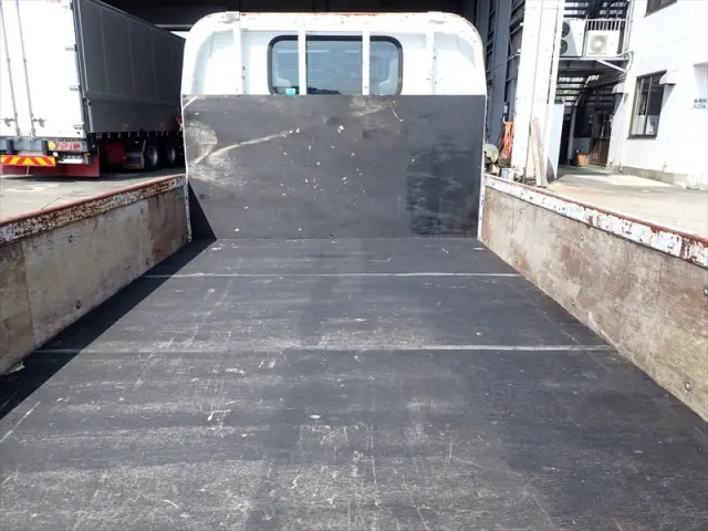 いすゞ エルフ TPG-NJR85A(2WD)の写真6