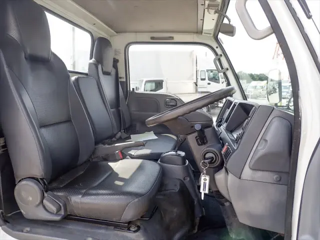 いすゞ エルフ TPG-NJR85A(2WD)の写真16