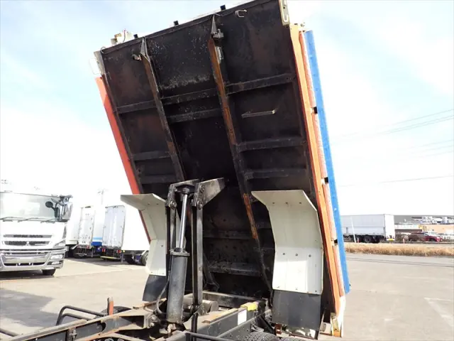 いすゞ フォワード 2PG-FRR90S1(2WD)の写真12