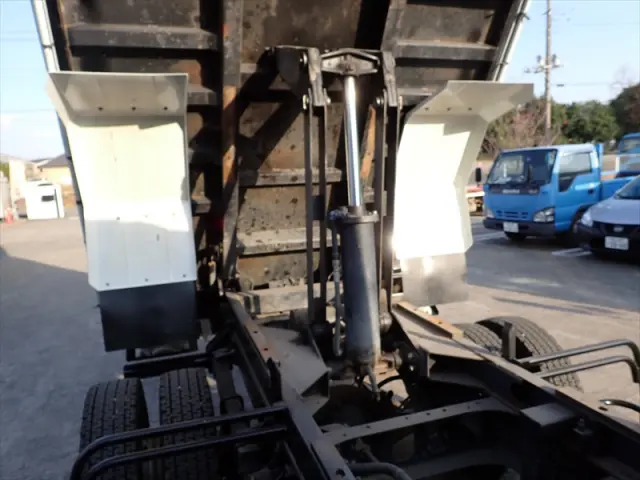 いすゞ フォワード 2PG-FRR90S1(2WD)の写真13