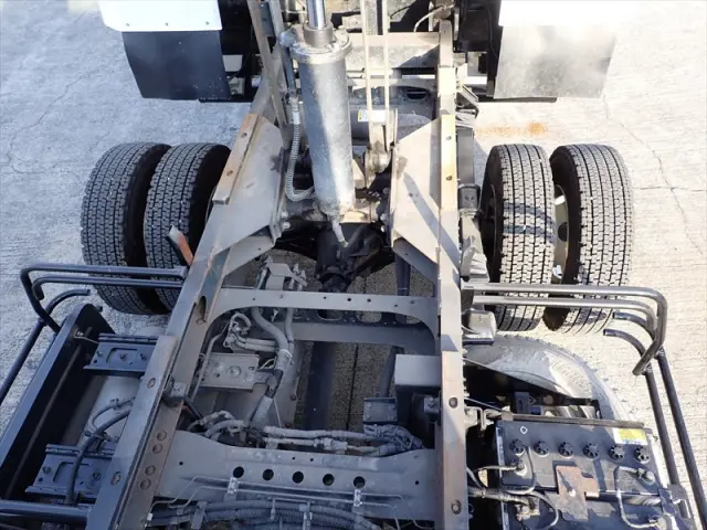 いすゞ フォワード 2PG-FRR90S1(2WD)の写真15