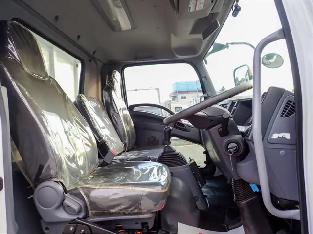 いすゞ フォワード 2PG-FRR90S1(2WD)の写真41