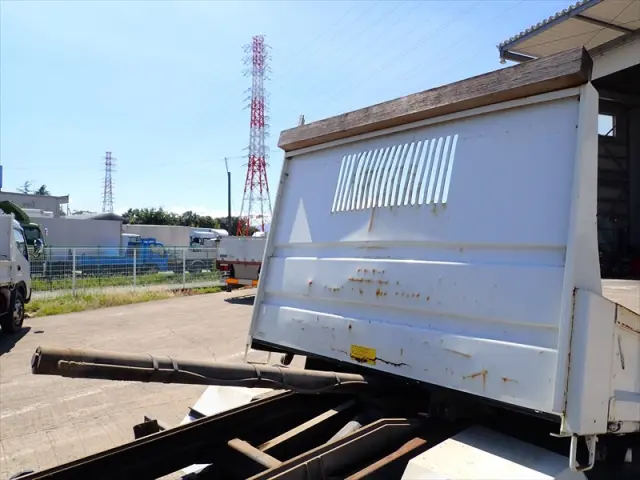 いすゞ エルフ TPG-NKR85AN(2WD)の写真7