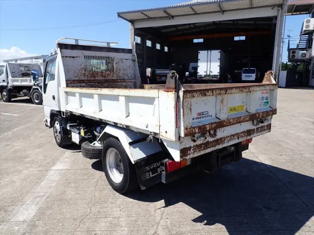 いすゞ エルフ TPG-NKR85AN(2WD)の写真13