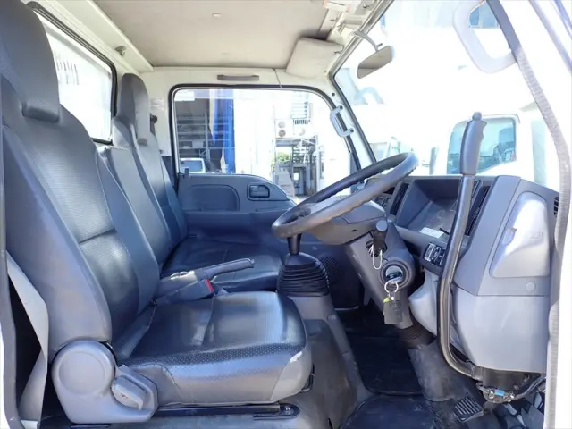 いすゞ エルフ TPG-NKR85AN(2WD)の写真41