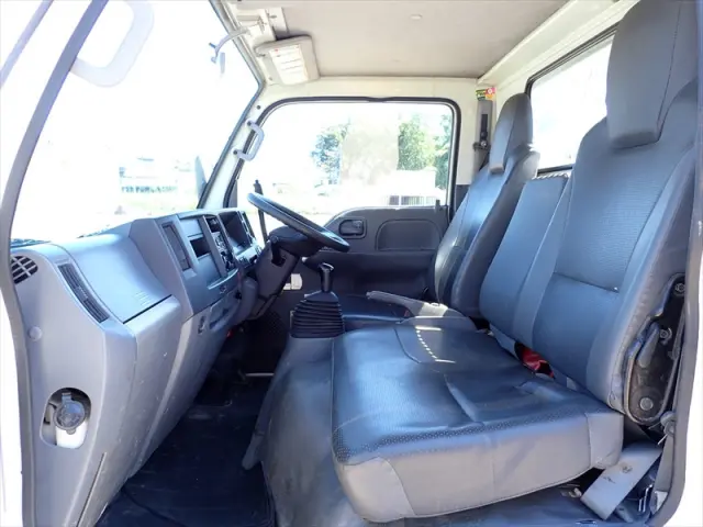 いすゞ エルフ TPG-NKR85AN(2WD)の写真42