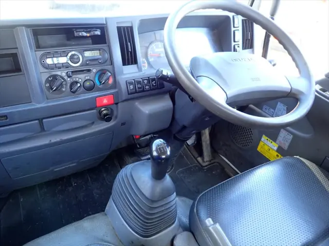 いすゞ エルフ TPG-NKR85AN(2WD)の写真43