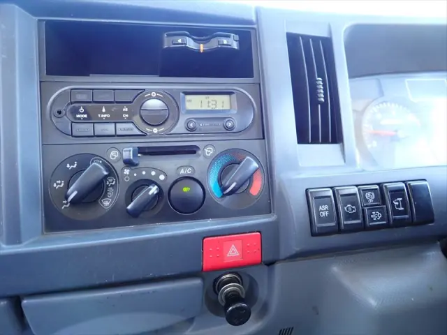 いすゞ エルフ TPG-NKR85AN(2WD)の写真44