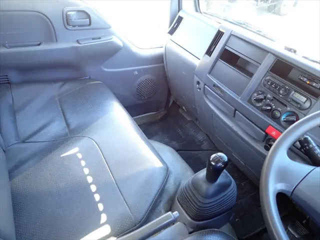 いすゞ エルフ TPG-NKR85AN(2WD)の写真48