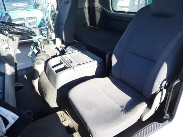 いすゞ エルフ LDG-FVZ34U2(6x4)の写真42