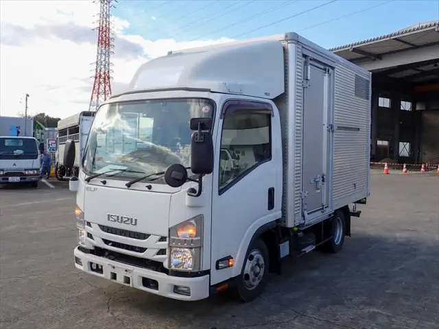 いすゞ エルフ TRG-NLR85AN(2WD)の写真1