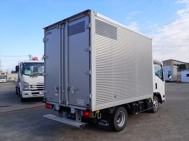 いすゞ エルフ TRG-NLR85AN(2WD)の写真2