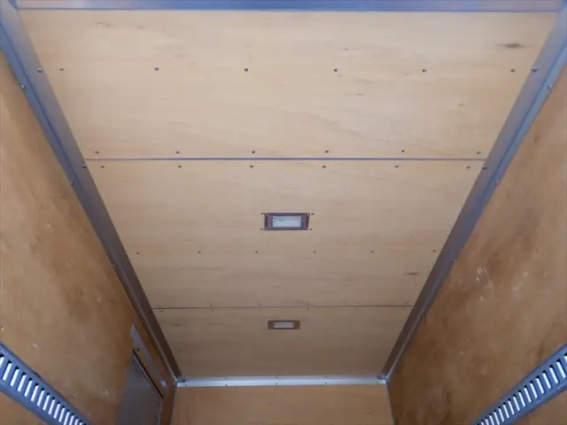 いすゞ エルフ TRG-NLR85AN(2WD)の写真8