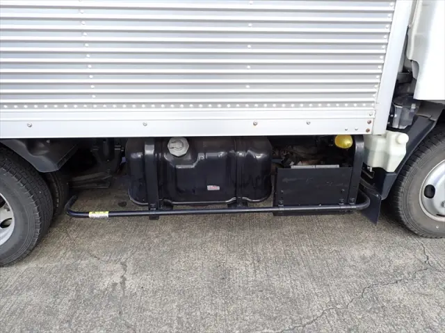 いすゞ エルフ TRG-NLR85AN(2WD)の写真15