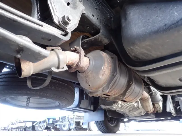 いすゞ エルフ TRG-NLR85AN(2WD)の写真16