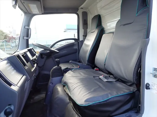 いすゞ エルフ TRG-NLR85AN(2WD)の写真18