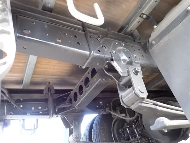 いすゞ エルフ TRG-NLR85AN(2WD)の写真32